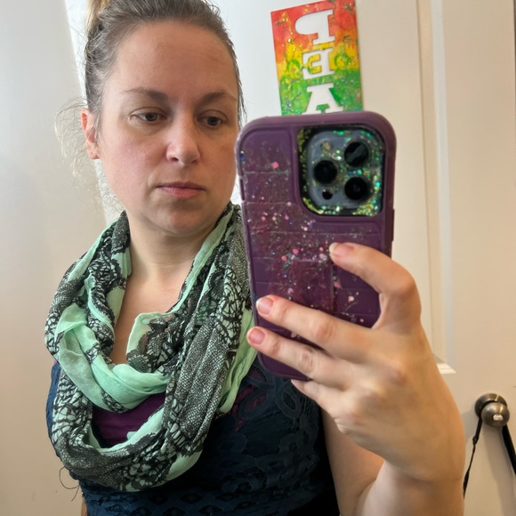 COPY - ❤️🧣BEAUTIFUL DESIGNER SCARF🧣❤️INFINITY LONG EUC GIFT GREEN BLACK LACE LO… - Picture 2 of 3